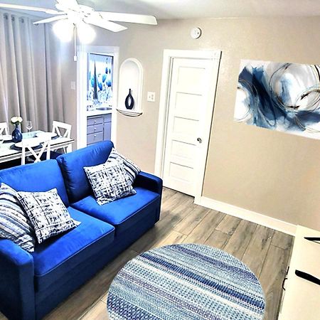 Beautiful Guesthouse, Sleeps 4 - Kitchen, Private Laundry, Ac, Parking, 65' Tv, Close To Stores, Restaurants & Beach Лонг-Біч Екстер'єр фото