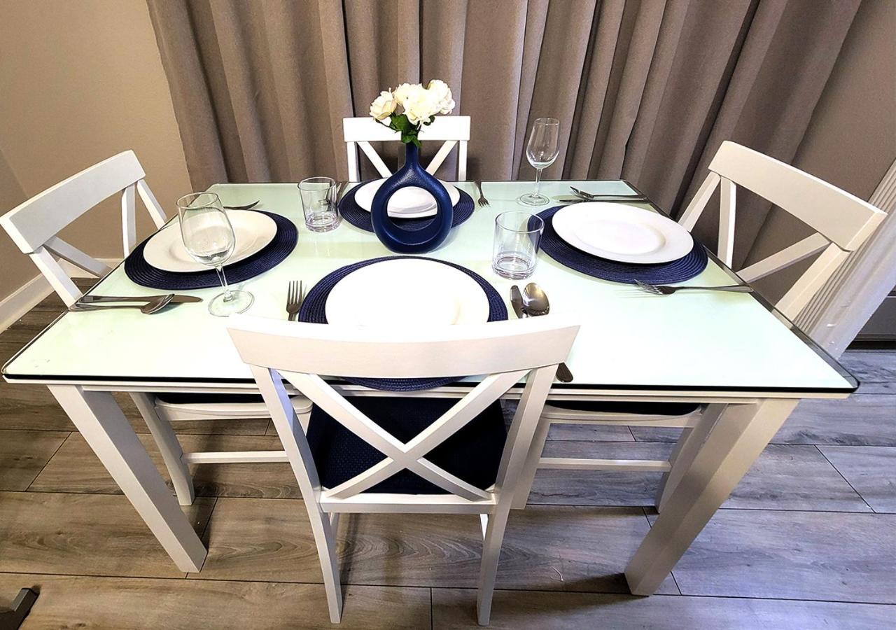 Beautiful Guesthouse, Sleeps 4 - Kitchen, Private Laundry, Ac, Parking, 65' Tv, Close To Stores, Restaurants & Beach Лонг-Біч Екстер'єр фото